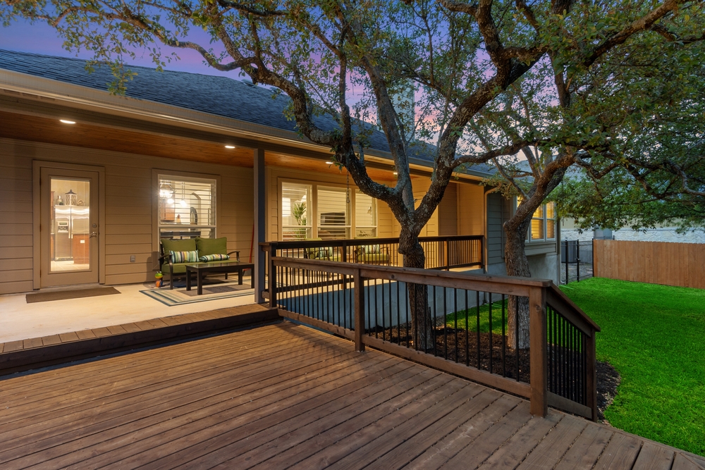 Dallas,,texas, ,april,2023:,a,home,patio,a,sunset